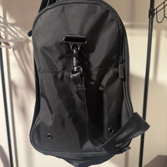 BMW Lifestyle Duffle Suit Bag Luggage European Luxury Garment Duffel - Picture 3 of 7